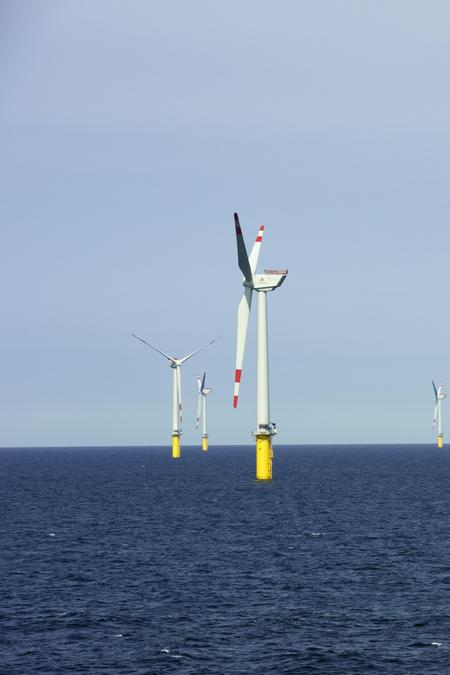 Mit unserem 6%-igen Anteil am Windpark Borkum können wir fast 20.000 Drei-Personen-Haushalte p. a. mit umweltfreundlichem Strom beliefern.
