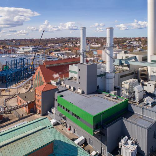 Ein Blick auf das Kraftwerk, das in umweltschonender Kraft-Wärme-Kopplung Strom und Wärme erzeugt.