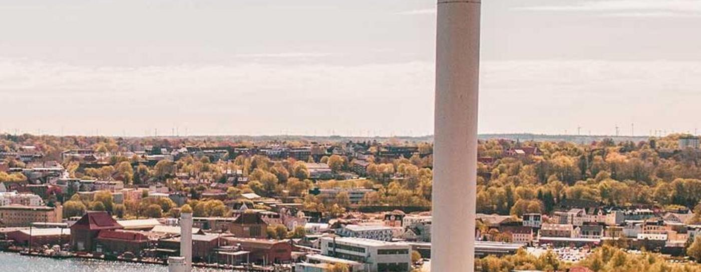 Blick auf die Flensburger Hafenspitze vom Betriebsgelände der Stadtwerke Flensburg. 