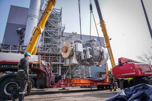 Anlieferung Gasturbine - Gas- und Dampfturbine Kessel K13