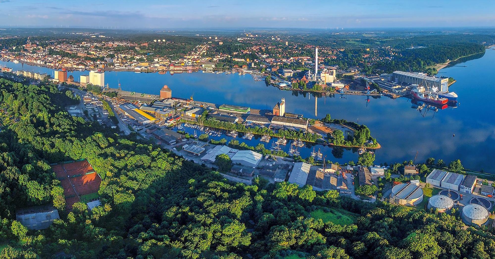 Spannung unter der Förde Stadtwerke Flensburg starten Bohrung