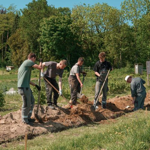 Villekulas Außenküche wird mit Strom Wasserversorgung