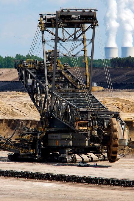 Bagger beim Kohleabbau.